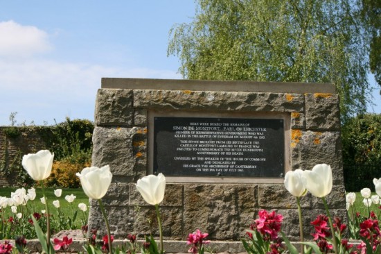Simon de Montfort memorial in Abbey Park, Evesham
